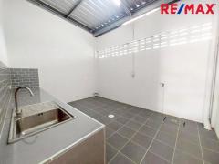 ขายตึกแถว 2 ชั้น เมืองนครปฐม ใกล้สำนักงานประกันสังคม สภาพใหม่-202511131632591763026379432.jpg