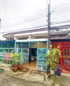 ขายด่วน!-ทาวน์เฮ้าส์-2-ชั้น-ซอยเพชรเก