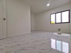 ขาย ทาวน์โฮม หมู่บ้าน​พั​ธนชัย​ สายไหม​ 34 พื้นที่ 100 ตรม. 21.2 ตร.วา 2นอน 2น้ำ รีโนเวทใหม่ พร้อมอยู่ หลังบ้านไม่ติดใคร ใกล้ BTS แยกคปอ-202511141707201763114840249.jpg