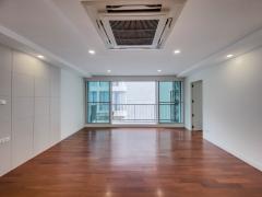 ขายคอนโด 109 ตรม. “เออร์บาน่า สุขุมวิท 15” ใกล้ BTS นานา สุขุมวิท 15 เขตคลองเตย กรุงเทพ