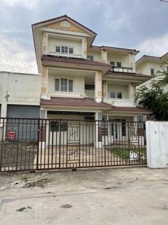 ให้เช่าโกดังพร้อมออฟฟิต 3ชั้น 216ตร.ว  ย่านคอกกระบือสมุทรสาครใกล้เซ็นทรัลมหาชัย