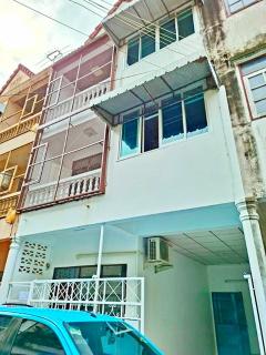 จรัญ71-77 3 น้ำ 222 ตร.ม. MRT บางพลัด 1.8 กม. ให้เช่าทาวน์เฮ้าส์ 3 ชั้น พร้อมเฟอร์ฯ  4นอน 22 ตร.วา. ม.ราชภัฏสวนสุนันทา 2.9 กม. ทำเลดี  