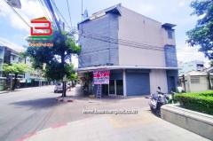 อาคารพาณิชย์ ปากซอยองครักษ์ 4 หลังมุม เนื้อที่ 12 ตรว. ถนนอำนวยสงคราม เขตดุสิต