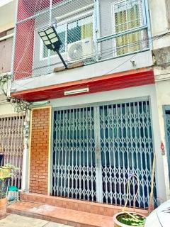 สยามพารากอน   ถ.เพชรบุรี1-11 ตลาดประตูน้ำ 1.9กม. BTS พญาไท 320 ม. เช่าอาคารพาณิชย์  3 ชั้น 12 ตร.วา. 145 ตร.ม. 3 นอน 2 น้ำ 