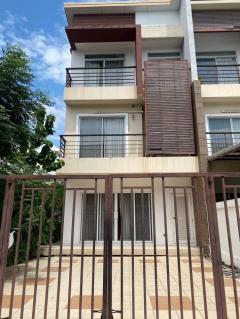 NG045 ให้เช่า ทาวน์โฮม บุณณดา หลังมุม ซ.ประดิษฐ์มนูธรรม 10 เลียบทางด่วนรามอินทรา เหมาะสำหรับ ทำโฮมออฟฟิศ หรือ อยู่อาศัยส่วนตัว