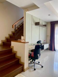 NG045 ให้เช่า ทาวน์โฮม บุณณดา หลังมุม ซ.ประดิษฐ์มนูธรรม 10 เลียบทางด่วนรามอินทรา เหมาะสำหรับ ทำโฮมออฟฟิศ หรือ อยู่อาศัยส่วนตัว-202511161800141763290814275.jpg