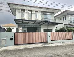 ขายบ้านแฝด ลภาวัน 21 บนทำเลศักยภาพ ถนนราชพฤกษ์