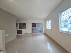 ขาย ทาวน์โฮม หลังมุม บ้านลุมพินี ทาวน์พาร์ค ท่าข้าม-พระราม 2 89 ตรม 18.3 ตรว หน้าบ้านเป็นสวน-202511170001591763312519570.jpg