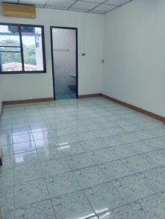 ขายอพาร์ทเม้นท์ PT&PP3 3 ชั้น ขนาด 150 ตร.ว. ซอยลาดพร้าว 80 แยก10 ใกล้ MRT ลาดพร้าว 71-202511171505071763366707448.jpg