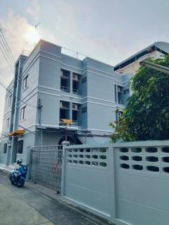 ขายอพาร์ทเม้นท์ PT&PP3 3 ชั้น ขนาด 150 ตร.ว. ซอยลาดพร้าว 80 แยก10 ใกล้ MRT ลาดพร้าว 71-202511171505091763366709561.jpg