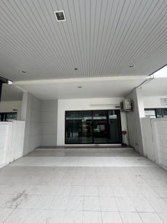 NG053 ให้เช่าทาวน์โฮม ทรีโอ ร่มเกล้า เหมาะกับทำธุธกิจ และอยู่อาศัย-202511172208381763392118791.jpg