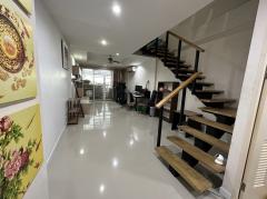 ขายทาวน์โฮม 20 ตรว.ลาดพร้าว 110 แยก 3 ใกล้รถไฟฟ้าสายสีเหลือง สถานีมหาดไทย เขตวังทองหลาง กรุงเทพ