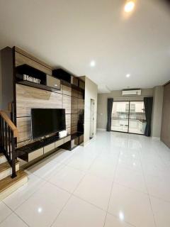 ขาย เช่าทาวน์โฮม 3 ชั้น โครงการ บ้านกลางเมือง ลาดพร้าว-เสรีไทย 52 ใกล้ทางด่วน กาญจนา-มอเตอร์เวย์ พร้อมเข้าอยู่-202511181809251763464165067.jpg