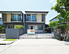  หมู่บ้าน อินนิซิโอ 3  ปิ่นเกล้า - วงแหวน  (ถนนเมน ตรงข้ามคลับเฮาส์ ) 