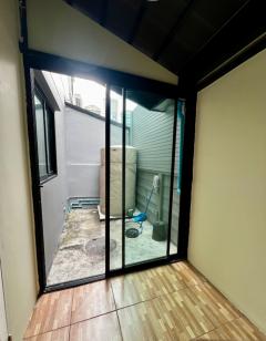 PN655 ให้เช่า ทาวน์โฮม อิเธอร์นิตี้ ทาวน์ พริมโรส วัชรพล ติดถนนสุขาภิบาล 5 เหมาะทำโฮมออฟฟิศ ทิศใต้-202511182113441763475224037.jpg