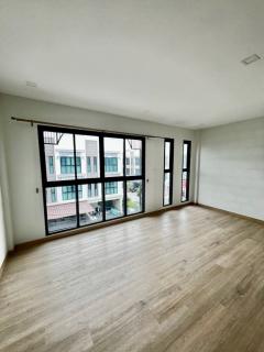 PN655 ให้เช่า ทาวน์โฮม อิเธอร์นิตี้ ทาวน์ พริมโรส วัชรพล ติดถนนสุขาภิบาล 5 เหมาะทำโฮมออฟฟิศ ทิศใต้-202511182113471763475227751.jpg