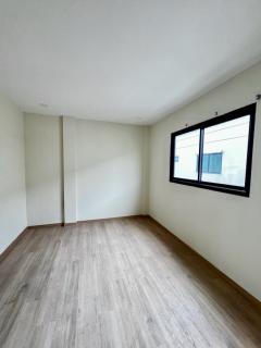 PN655 ให้เช่า ทาวน์โฮม อิเธอร์นิตี้ ทาวน์ พริมโรส วัชรพล ติดถนนสุขาภิบาล 5 เหมาะทำโฮมออฟฟิศ ทิศใต้-202511182113481763475228633.jpg