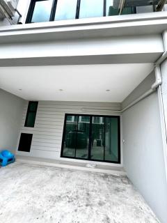 PN655 ให้เช่า ทาวน์โฮม อิเธอร์นิตี้ ทาวน์ พริมโรส วัชรพล ติดถนนสุขาภิบาล 5 เหมาะทำโฮมออฟฟิศ ทิศใต้-202511182113501763475230237.jpg