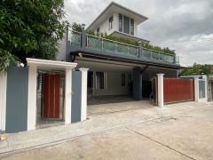 ขายบ้านเดี่ยว 3 ชั้น พร้อมสระว่ายน้ำ ทำเลดี  เขตสวนหลวง จังหวัดกรุงเทพมหานคร -202511190924021763519042744.jpg