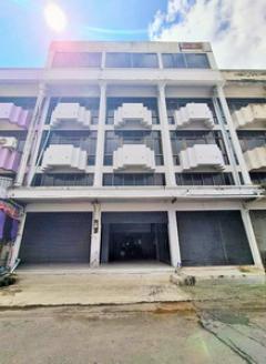 อาคารพาณิชย์อำเภอเมืองฉะเชิงเทรา ถนนสุวินทวงศ์ ตำบลคลองอุดมชลจร