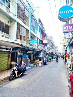 ถนนเพชรบุรี ซอย 1-9 BTS ARLพญาไท 400เมตร ที่สุดแห่งทำเลทอง! อาคารพาณิชย์ 3 ชั้น ย่านธุรกิจ ใจกลางกรุงเทพฯ