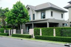 HOT PRICE ! บ้านสวยสภาพมือ 1 โซนหน้าสวนสาธารณะ พร้อมตกแต่งบิ้วอินทั้งหลัง เฟอร์ครบ พร้อมอยู่ได้ทันที