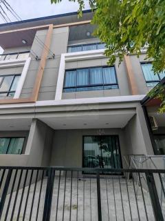 ให้เช่าทาวน์โฮม-3-ชั้น-4-ห้องนอน-โครงก