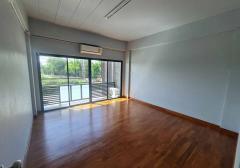 ให้เช่าตึกแถวติดถนนสายหลักหางดง ใกล้ห้างแม็คโครสภาพดีมาก-202511211301341763704894006.jpg