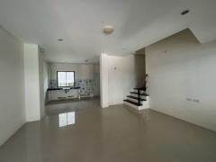 ขายทาวน์เฮ้าส์มือสองพานทอง   โครงการสิรัชชา อีสท์ตัน ทาวน์ ชลบรุี 