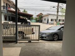 หนาวนี้ดูซื้อทรัพย์เล็งขาย ที่ดินอ.เมือง จ.ปทุม  60 วา  9ห้องชั้นเดียว  พร้อมให้เช่าอยู่ แถว ม.รังสิต อ.เมือง ปทุม 2.8ลบ. 60วา 