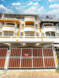 ขายทาวน์โฮม4ชั้น22ตร.ว.ย่านสุทธิสารห้วยขวางรัชดาซอยสวรรค์วิถีเขตห้วยขวางรีโนเวทใหม่ทั้งหลัง