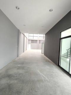 ให้เช่า โฮมออฟฟิศ พร้อมโกดัง 450 ตร.ม.หลังมุม บางใหญ่ นนทบุรี ซอยกันตนา ใกล้ รพ.บางใหญ่ ไฟฟ้า 3 เฟส 30 แอมป์ เหมาะสำหรับทำโฮมออฟฟิศ และเก็บสินค้า-202511221448321763797712221.jpg