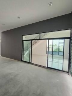 ให้เช่า โฮมออฟฟิศ พร้อมโกดัง 450 ตร.ม.หลังมุม บางใหญ่ นนทบุรี ซอยกันตนา ใกล้ รพ.บางใหญ่ ไฟฟ้า 3 เฟส 30 แอมป์ เหมาะสำหรับทำโฮมออฟฟิศ และเก็บสินค้า-202511221448331763797713226.jpg