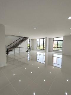 ให้เช่า โฮมออฟฟิศ พร้อมโกดัง 450 ตร.ม.หลังมุม บางใหญ่ นนทบุรี ซอยกันตนา ใกล้ รพ.บางใหญ่ ไฟฟ้า 3 เฟส 30 แอมป์ เหมาะสำหรับทำโฮมออฟฟิศ และเก็บสินค้า-202511221448351763797715288.jpg