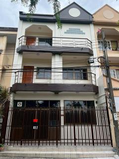 ให้เช่าทาวน์โฮม 3 ชั้น หลังใหญ่ 3 ห้องนอน ซอยสุขุมวิท 48 ใกล้ BTS พระโขนง อ่อนนุช และทางด่วน-202511221542571763800977896.jpg