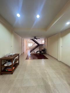 ขาย ทาวน์เฮ้าส์ 3 ชั้น ริมทะเล วิวทะเลทุกชั้น ใกล้สถานีรถไฟ  สะพานสราญวิถี  ไปรษณีย์ไทย ถนนสู้สึก-202511222246451763826405124.jpg