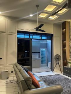 NG069 ขายหรือให้เช่า ทาวน์โฮมหรู 3.5 ชั้น The Eight ( จตุจักร-รัชดา )  สไตล์โมเดิร์น Privacy Residence ( บ้านใหม่ )-202511222321501763828510358.jpg