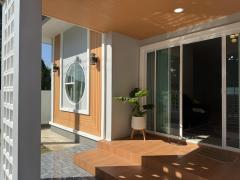 ขายบ้านเดี่ยวชั้นเดียวสร้างใหม่ พร้อมอยู่ ขนาด42ตรว เฟอร์นิเจอร์ครบ ใกล้ถนนมอเตอร์เวย์ชลบุรี-พัทยา บ้านบึง ชลบุรี.-202511231632391763890359815.jpg