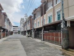 ขายทาวน์โฮม 3 ชั้น ตกแต่งแล้ว ฟรีเฟอร์โครงการบ้านมาลานันท์ ปิ่นเกล้า-บรมราชชนนี-จรัญสนิทวงศ์ 45 กทม