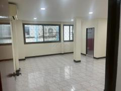 P1657-ให้เช่าทาวน์โฮม-3-ชั้น-หลังใหญ่-3-ห้