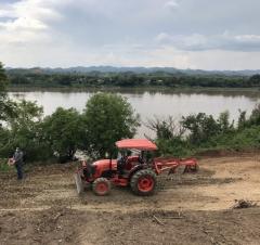 พื้นที่ดิน ที่ดินติดแม่น้ำโขง เชียงคาน เลย ใกล้ ติดแม่น้ำโขง และห่างถนนคนเดินเชียงคาน เพียงแค่ 5 กม. 25000000 -  พ.ท. 7 Rai 3 งาน 34 SQ.WA ราคาน่าลงทุน ที่ดินเป็นเนินสูงมองเห็นวิวแม่น้ำโขงแบบ 180 องศา และอยู่ติดถนนทางหลวงสายหลัก 