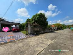 ขายบ้านสวนในตัวเมืองใกล้ศาลากลาง ต.บ้านใหญ่ อ.เมืองนครนายก อยู่แหล่งชุมชน แต่สงบร่มรื่นน่าอยู่ รั้วบ้านติดบ้านดาราชื่อดัง