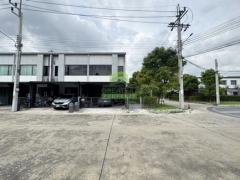 หมู่บ้าน พรีโน่พระราม 9 กรุงเทพกรีฑา2 ขายด่วน ทาวน์เฮ้าส์ 2 ชั้น เนื้อที่ 27.40 ตร.ว แปลงริม ทำเลหน้าสวน เดินทางสะดวก ใกล้แอร์พอร์ตลิงค์