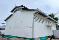  เข้า-ออกสะดวกซ.เรวดี17-27แคราย รพ.พระนั่งเกล้า 2.6 กม.โกดังชั้นเดียว  ถ.ติวานนท์ รัตนาธิเบศร์