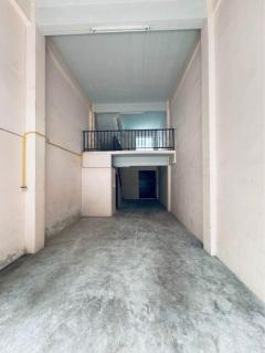 ขายอาคารพาณิชย์3.5 ชั้น ติดถนนกัลปพฤกษ์ และถนนกาญจนาภิเษก ราคาถูก