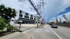 ขายหรือให้เช่าอาคารพาณิชย์ 3.5 ชั้น พร้อมดาดฟ้า โครงการ UTECTIC 2 กม. 24 ถึง 25 ห่างจากเซ็นทรัลมหาชัยเพียง 200 เมตร ติดถนนพระราม 2 -202511261648421764150522447.jpg