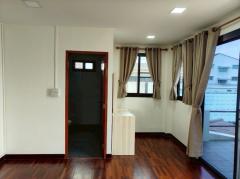  ให้เช่าบ้านเดี่ยว หลังใหญ่ รีโนเวทใหม่ทั้งหลัง | พื้นที่ใช้สอย 250 ตร.ม. ลาดพร้าว71-202511271023351764213815802.jpg
