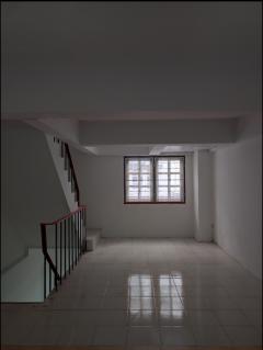 ขายอาคารพาณิชย์ 4 ชั้น 15 ตารางวา พร้อมชั้นลอย อยู่ติดบริษัทมิสทีน ใกล้ถนนรามคำแหง ถนนวงแหวน และสถานีรถไฟฟ้า-202511271203501764219830391.jpg