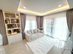 ให้เช่าบ้านเดี่ยว Golden Neo สุขุมวิท-ลาซาล (Fully Furnished) หรูหราสไตล์อังกฤษ ห่างถนนสุขุมวิทและรถไฟฟ้าเพียง 1 กิโล -202511271336471764225407220.jpg