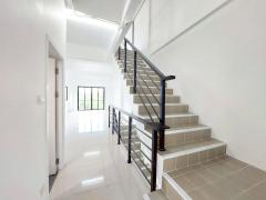 ให้เช่า อาคารพาณิชย์ 4 ชั้น ห้องมุม ฉัตรหลวง 17 รังสิต-คลองสาม ปทุมธานี ทำเลย่านธุรกิจ เติบโตต่อเนื่อง -202511271426111764228371227.jpg